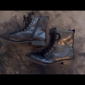 Black lace up combat boot size 8